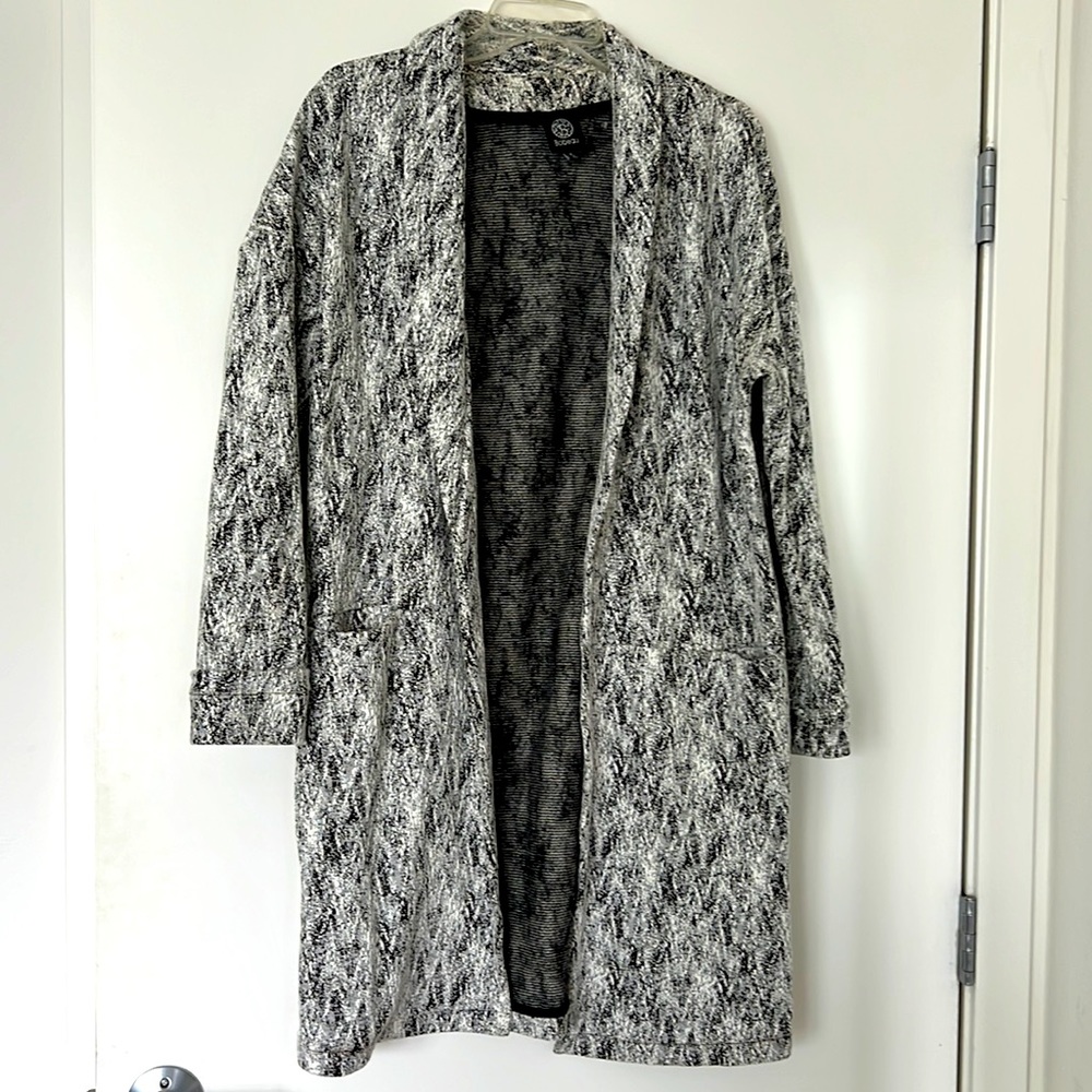 Long, lightweight fun patterned black and white jacket. Size M